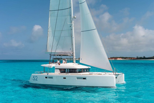 Lagoon 52