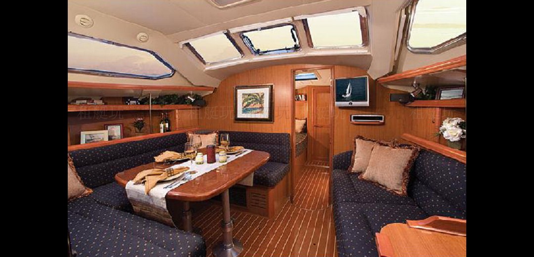 Hunter 41 Deck Salon Hunter 41 Deck Salon